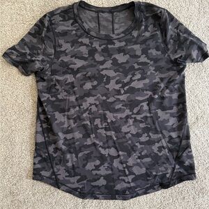 Lululemon camo tee